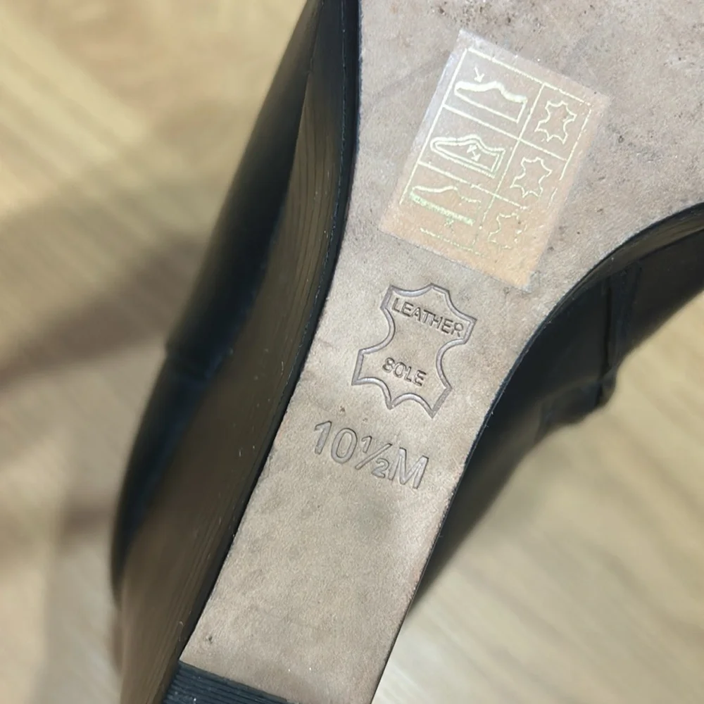 TORY BURCH SOFIA WEDGE HEEL BOOTIE BLACk LEATHER with GOLD LOGO